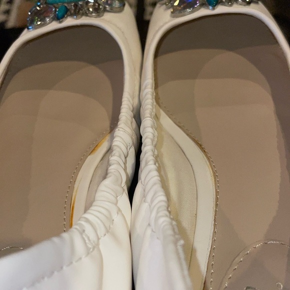 Studio Paolo Ladies 9M White & Turquoise slip-on slippers NEW in BOX - Picture 7 of 16